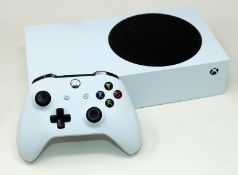 A pre-owned Microsoft Xbox Series S 512GB Console with one controller, HDMI and power cable (M/N: 18