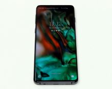 A pre-owned Samsung Galaxy S10 (SM-G973F/DS) 128GB in Prism Black (Google account clear. Grade B) (C
