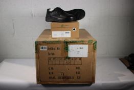 Ten pairs of boxed as new G Comfort P-3701 Black Leather Shoes, 4251698824263 (Sizes 1x UK 6.5, 1x U