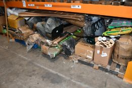 A quantity of miscellaneous garden and household related items.