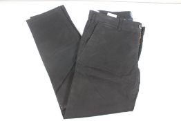 A pair of Meyer M5 Chinos Black pure organic bio cotton (Size 32W L30).
