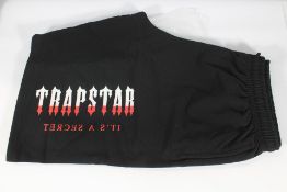 Trapstar Oversized Decoded Shorts - Black/Red (XL).