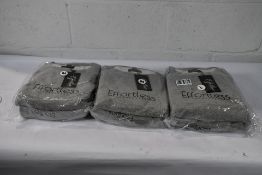 Three Effortless grey lounge sets ( 2 x M, 1 x L).