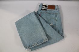A pair of women's as new Levi's 501 Original Cropped jeans (W29, L28).