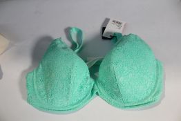 A Prima Donna Epirus Twist Miami Mint bra (UK 34 D).