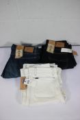 Three as new pairs of Ralph Lauren Jeans to include 1x Sullican Slim jeans in Rockford, Size 34x32,