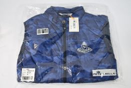 A Peter Millar hyper light vest, blue camouflage (Size S).