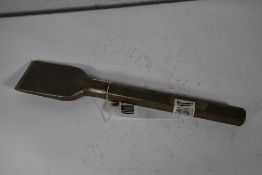 An as new Milwaukee 4932459776 28mm Hex Flat Wide Chisel 400X80mm.