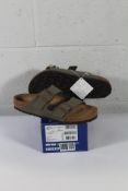 A pair of boxed as new Birkenstock Arizona BS Sandals in Stone, Size UK 9.
