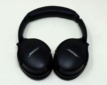 A pre-owned pair of Bose QuietComfort 45 Wireless Noise Cancelling Over-Ear Headphones in Black (Gra