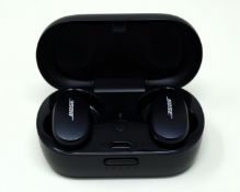 A pre-owned pair of Bose QuietComfort Earbuds True Wireless Noise Cancelling Earphones in Black (Gra