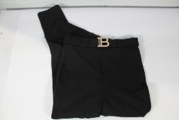 A pair of women's pre-owned Balmain Paris Trousers - Black (38).