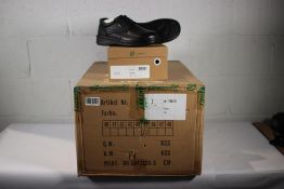 Ten pairs of boxed as new G Comfort P-3701 Black Leather Shoes, 4251698824263 (Sizes 1x UK 6.5, 1x U