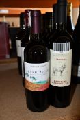 Twelve bottles of assorted wines to include Hardy's, Casillero del Diablo, Poggio Amorelli and Fortn