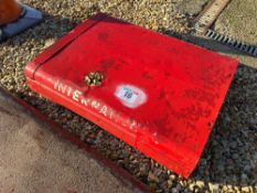 International BTD6 bonnet