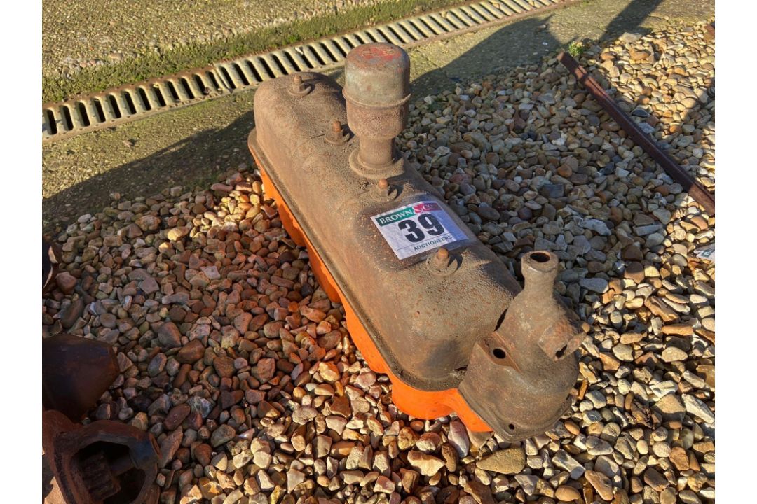Allis Chalmers Model B complete head and rocker cover - Image 1 of 2
