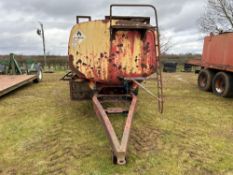 Trailed water bowser