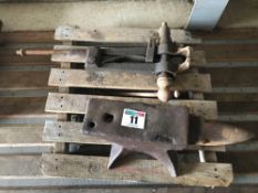 Anvil and workshop vice