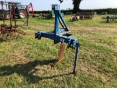 Single leg subsoiler, linkage mounted