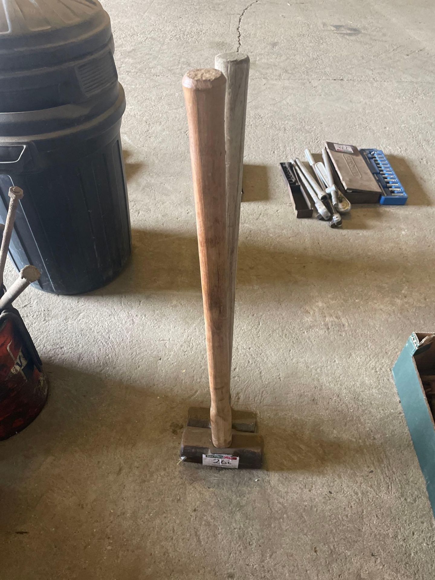 2No sledge hammers