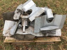 Qty of splash plates