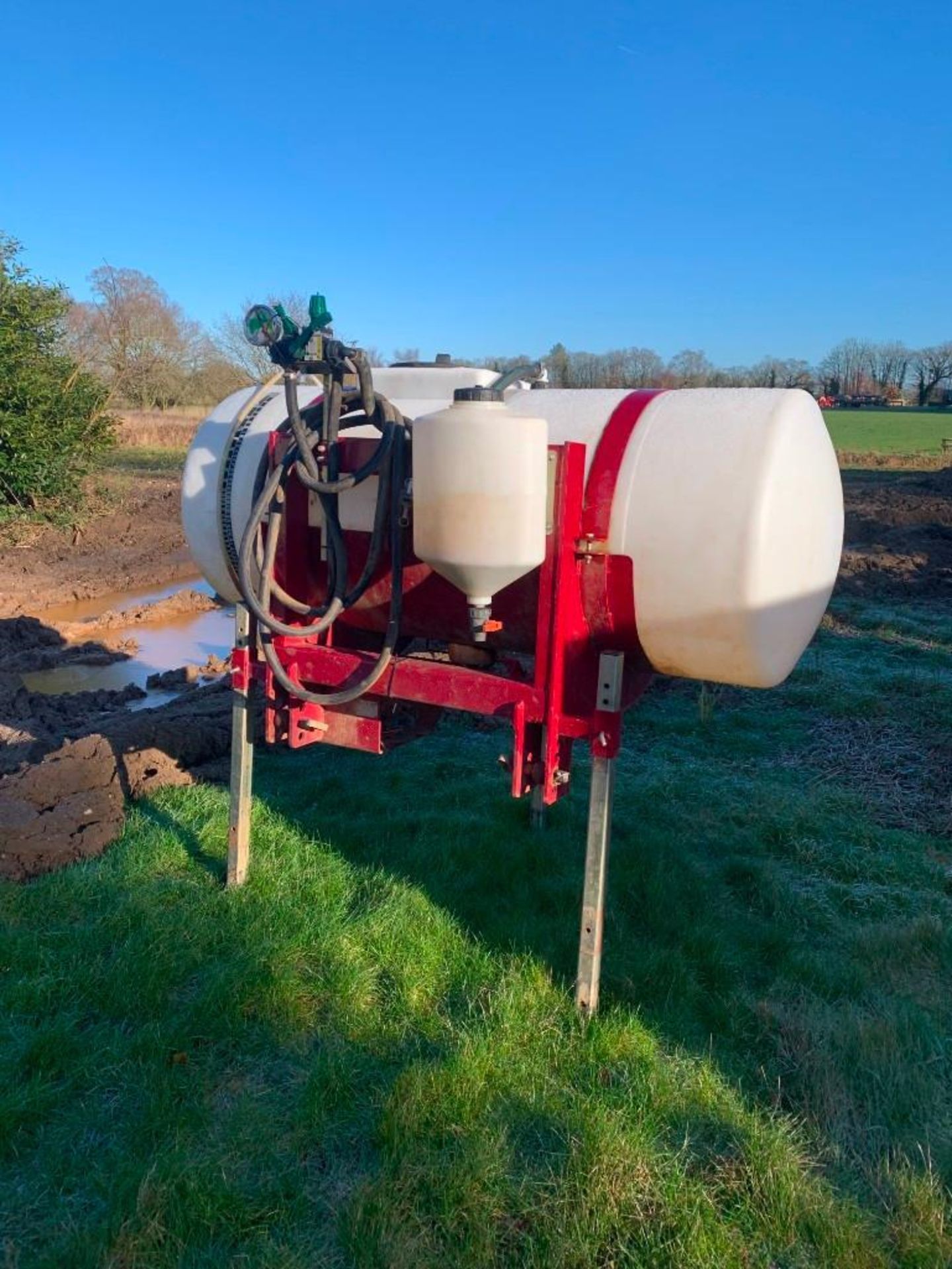 Team Sprayers 1000 Litre Front Mounted Sprayer Tank, 3-Point Linkage Mounted - Image 2 of 7