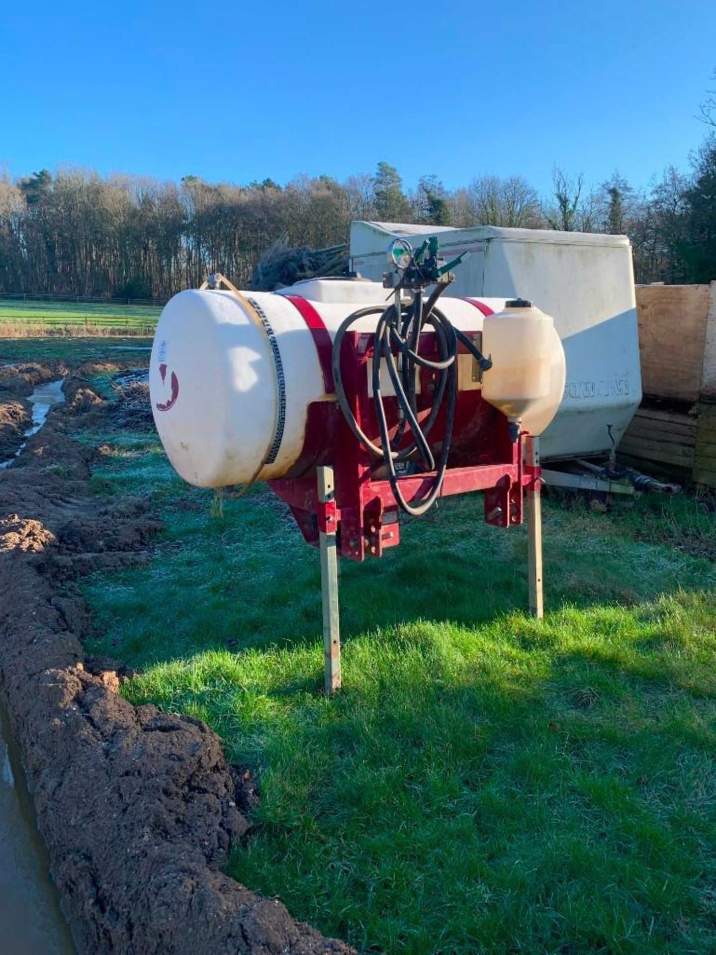 Team Sprayers 1000 Litre Front Mounted Sprayer Tank, 3-Point Linkage Mounted - Image 3 of 7