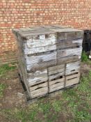 30No vintage bushel boxes