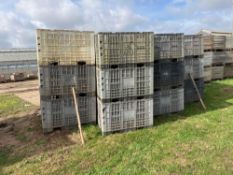 21No Simploc dismantlable plastic bins, 40