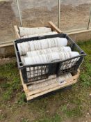 Quantity white plastic plant pots