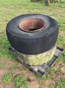 Pair 18-19.5 wheels and tyres