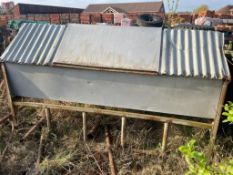 Richie calf creep feeder