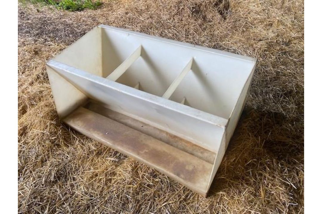 10 x duck / poultry feeders - Image 2 of 2