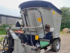 2000 Shelbourne Reynolds Powermix Express Mixer Wagon