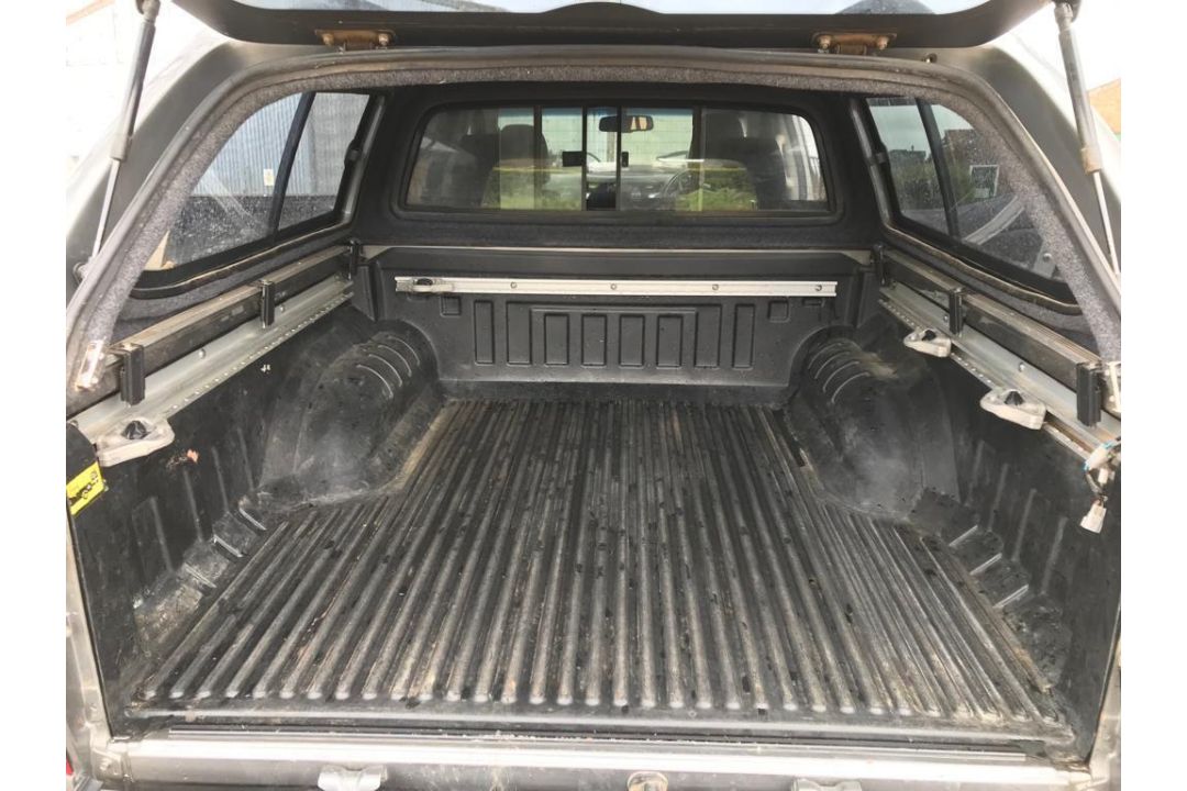 2017 Nissan Navara - Image 5 of 11