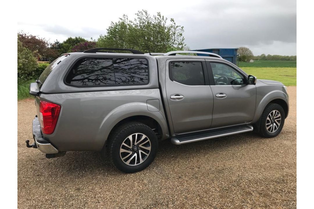 2017 Nissan Navara - Image 2 of 11