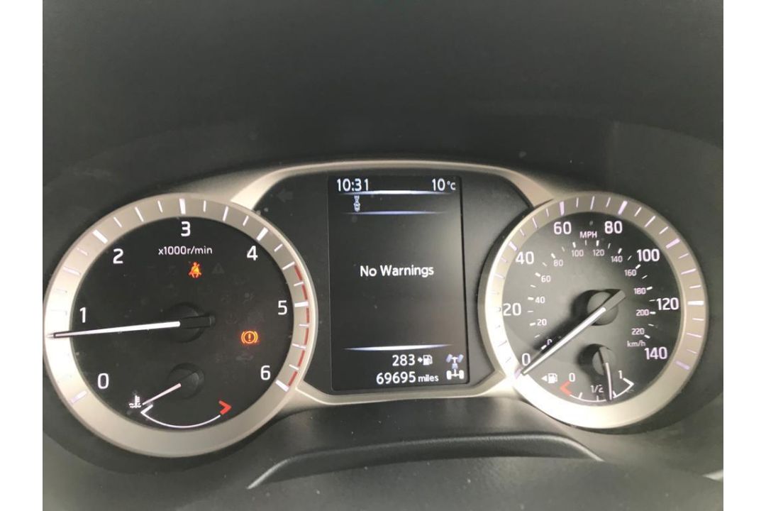 2017 Nissan Navara - Image 9 of 11