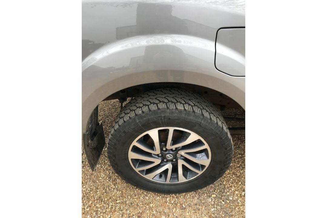 2017 Nissan Navara - Image 10 of 11