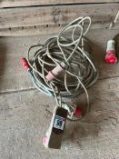 2No. 16Amp Extension Leads