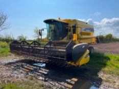 2004 New Holland TX66 Combine, 20ft Header