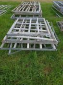 Quantity of metal barriers