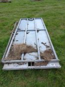 Quantity of metal gates