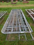 Quantity of metal gates