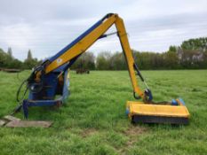 Bomford Turner Falcon Evo 5.5 hedge cutter, Pro-cut head 2014. Model no: 9065501. NB: has an oil lea