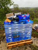 Quantity of screws and fittings