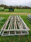 Quantity of metal barriers