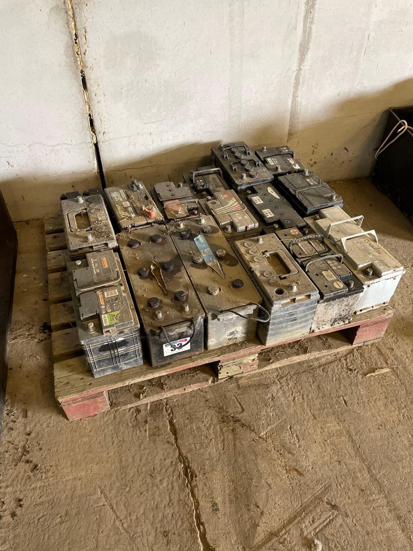 Quantity vehicle batteries