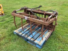Albutt hydraulic muck grab (4ft 5in)