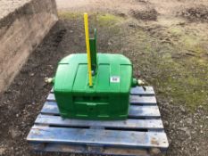 John Deere 900kg front weight block, linkage mounted