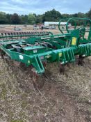 2015 Great Plains Simba DTX 350, 6 legs, 2 discs, packer and following harrow, linkage mounted. Seri